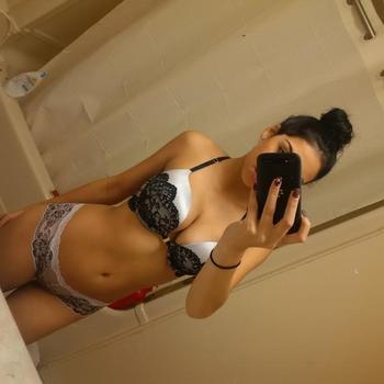 , 20  female escort, Windsor