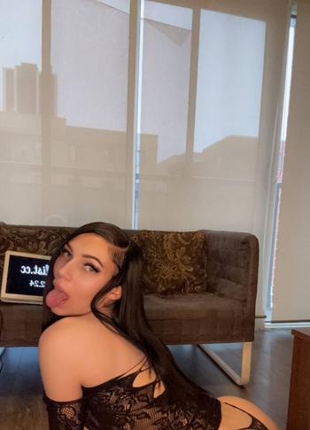 Arianna, 20 Caucasian/White female escort, Windsor