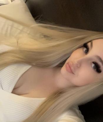 Bella, 24 Caucasian/White female escort, Windsor