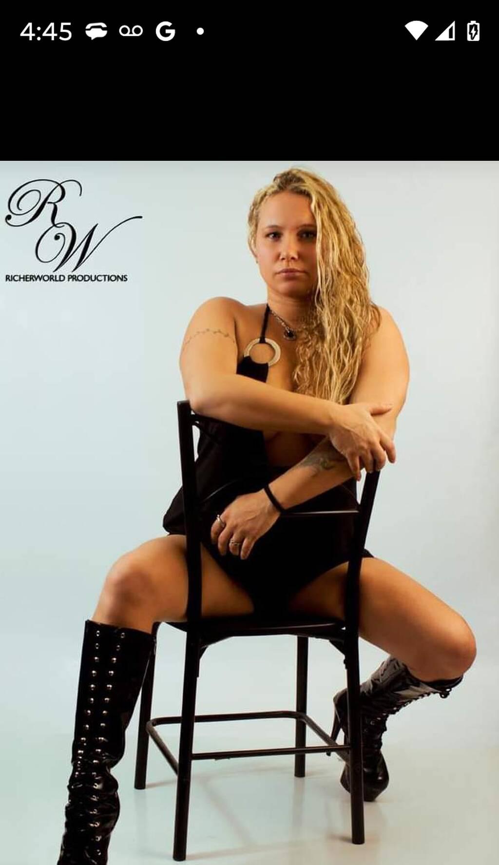 escort photo 2